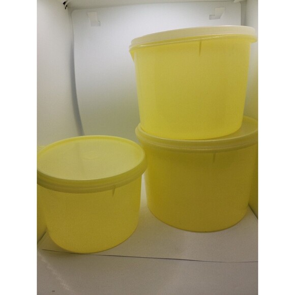 Tupperware Vintage Yellow Nesting Set of Three - Picture 1 of 6